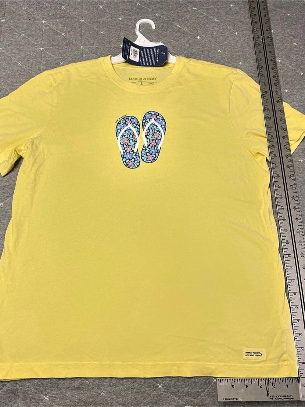 Life Is Good Daisy Flip Flops Crusher Tee Yellow Cotton Graphic Tee Size Large
